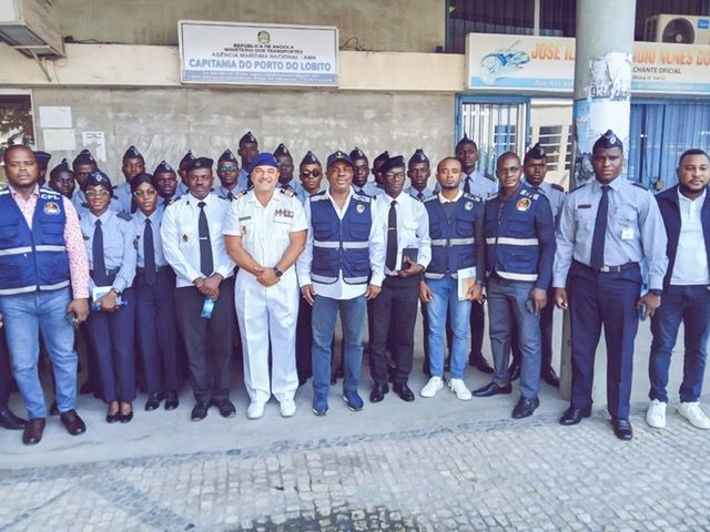  CADETES DA ACADEMIA DA MGA VISITAM CAPITANIA DO PORTO DO LOBITO 